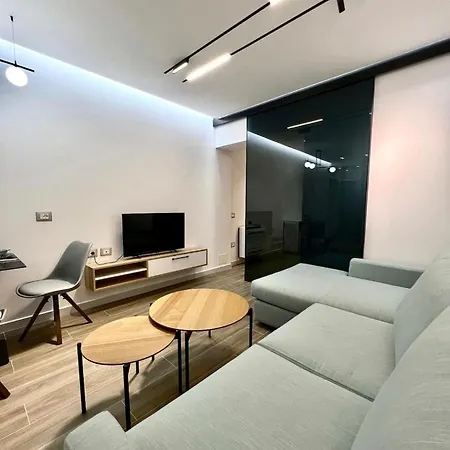 Apartment Apartment *